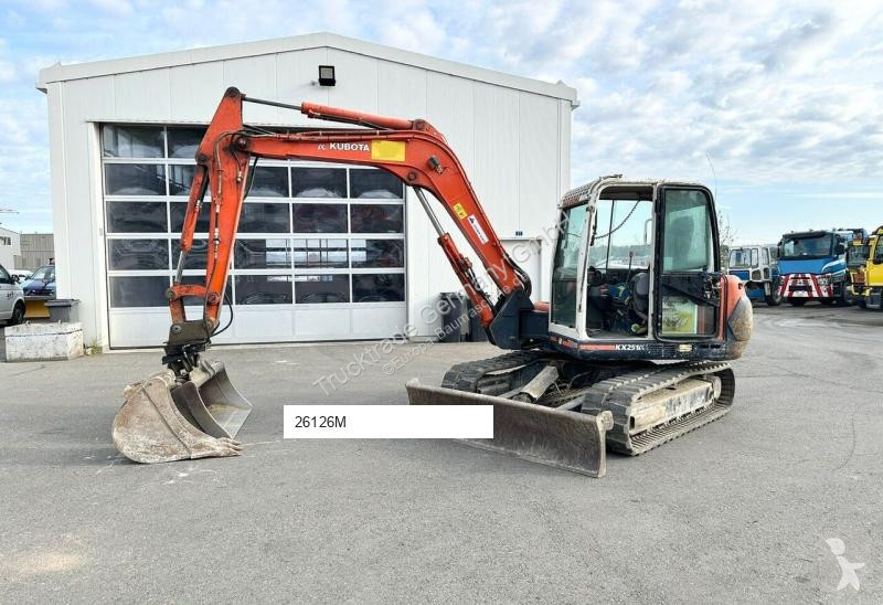جرافة Kubota 1012