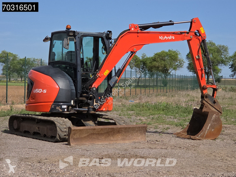 جرافة Kubota U50-5