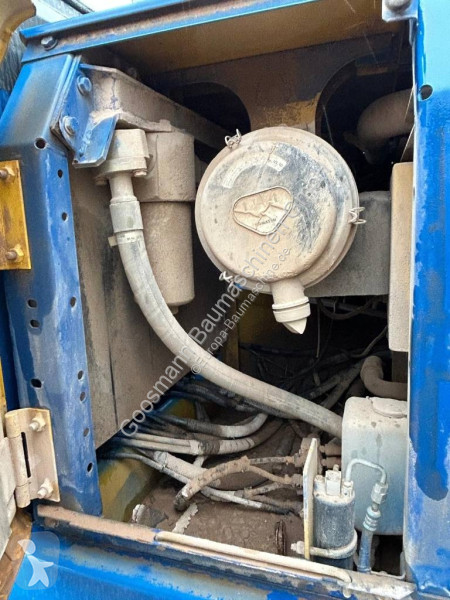 جرافة Komatsu LC7