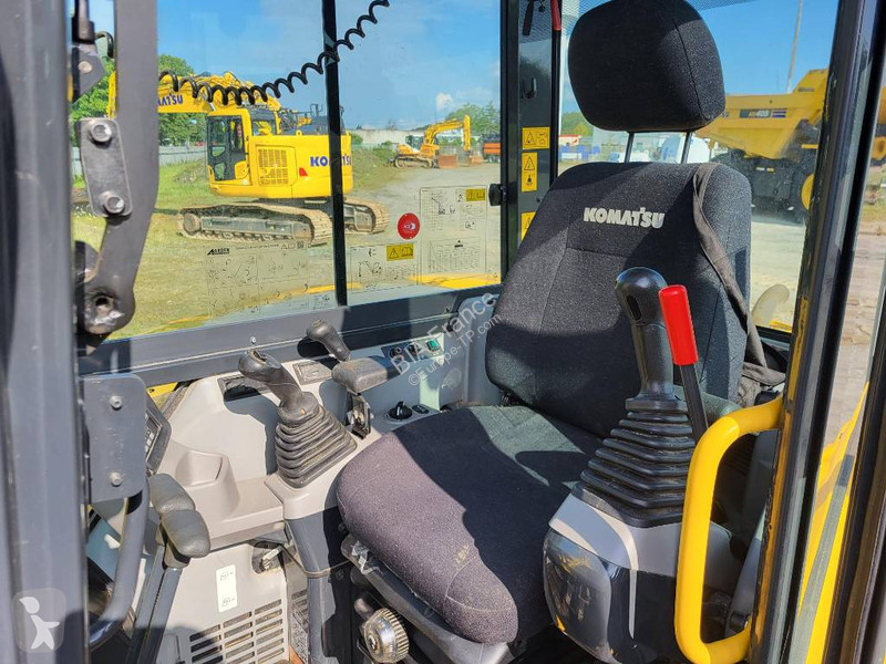 جرافة Komatsu PC80MR-5