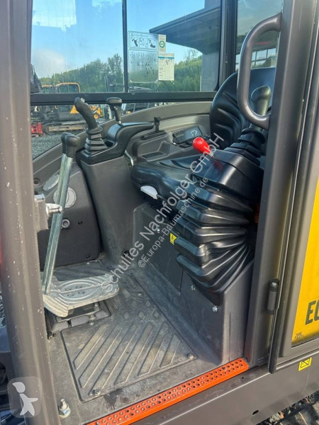 جرافة Volvo EC 18 E