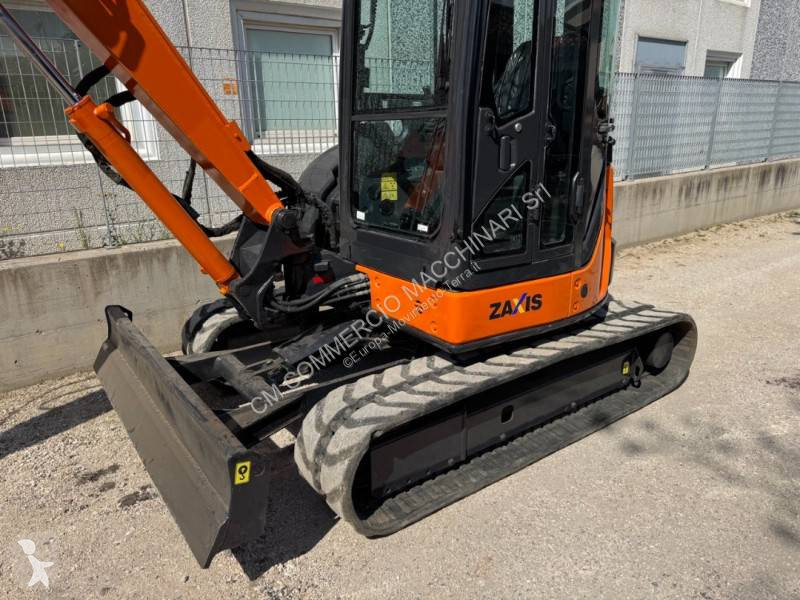 جرافة Hitachi