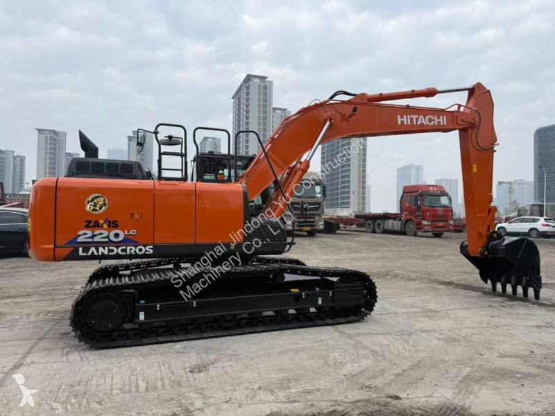 جرافة Hitachi ZX220LC-6A