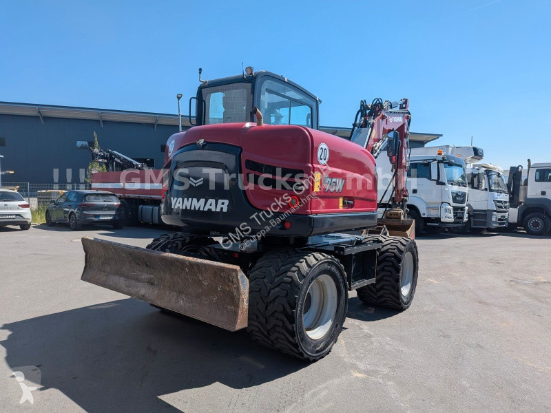 Lopatový nakládač Yanmar 5 W / POWERTILT / 3...