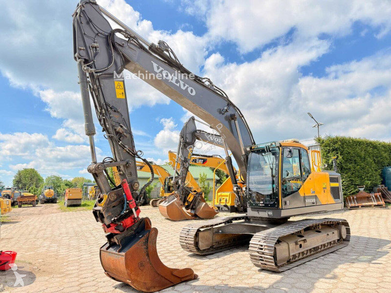 جرافة Volvo EC220EL