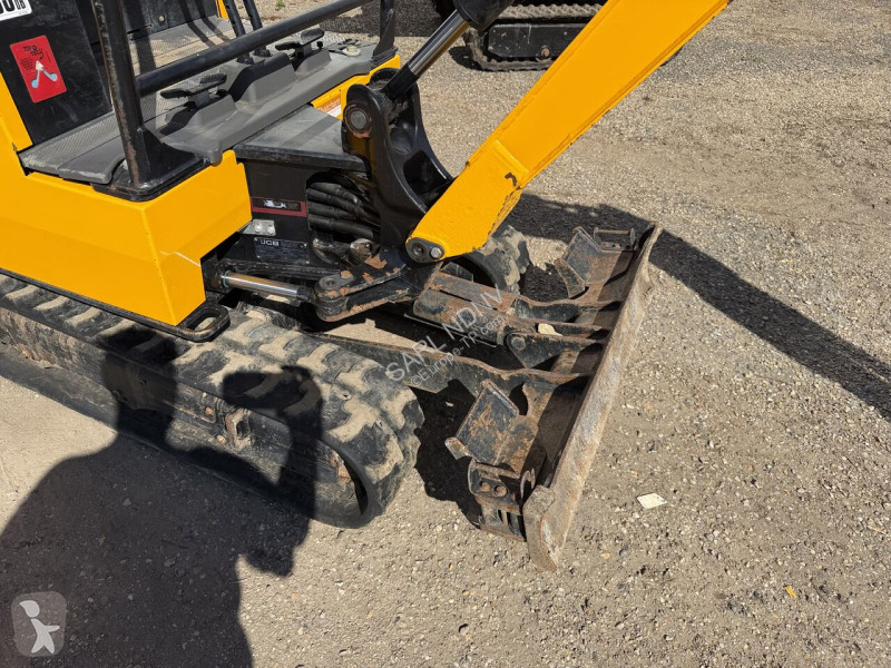 جرافة JCB