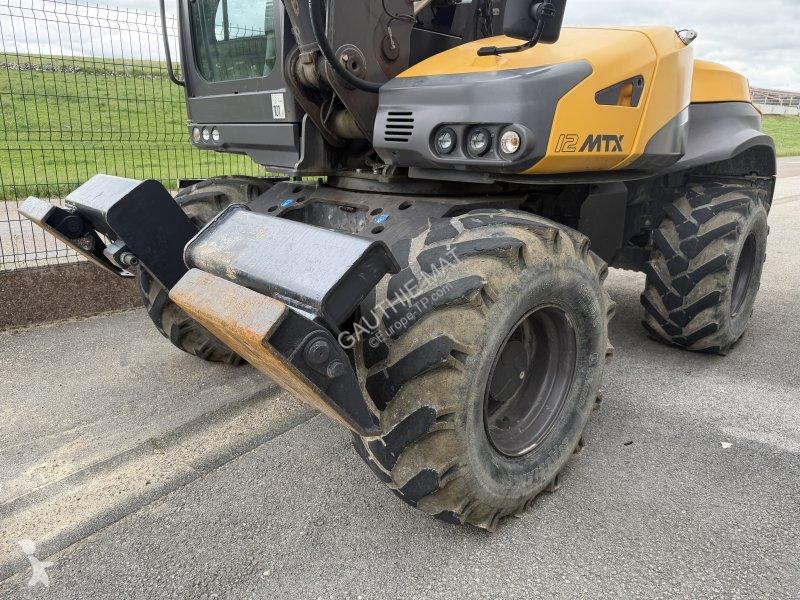 جرافة Mecalac