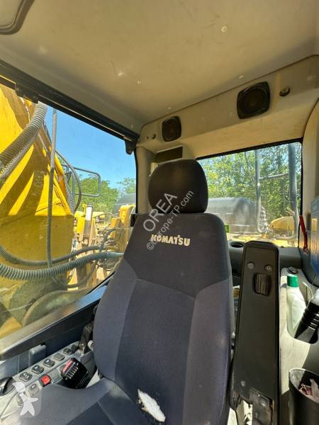 جرافة Komatsu