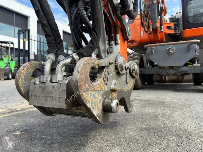 جرافة Liebherr Compact | A/C