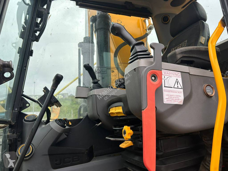 Rýpadlo JCB 220 XLC