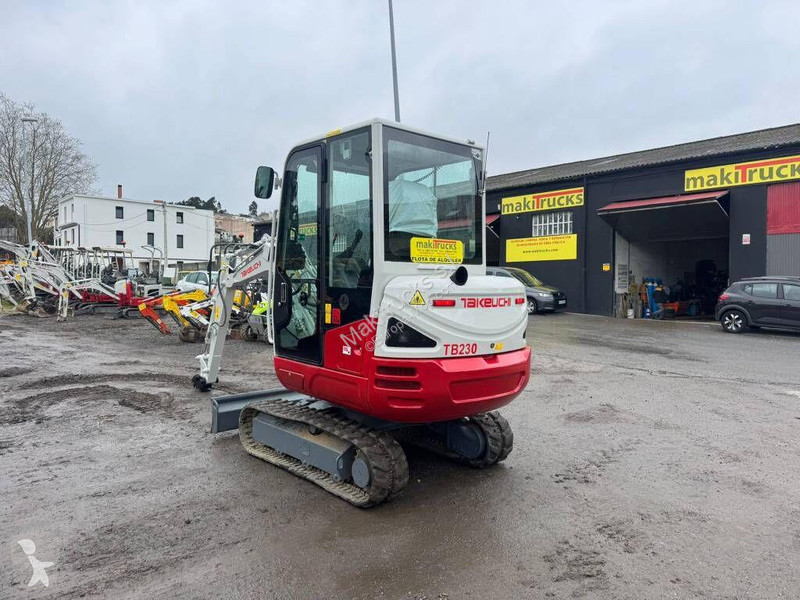 Lopatový nakládač Takeuchi 230