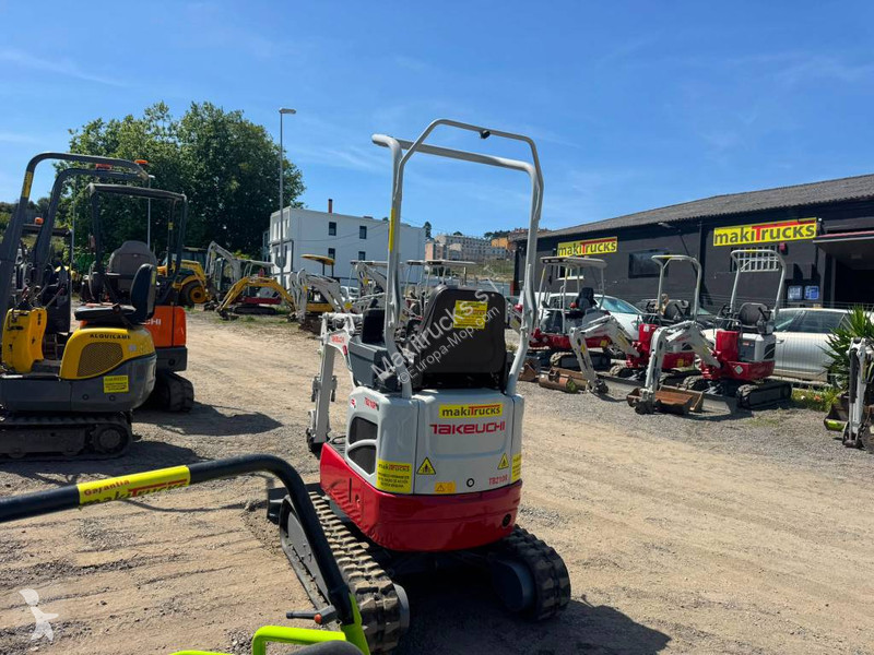 Rýpadlo Takeuchi TB210R