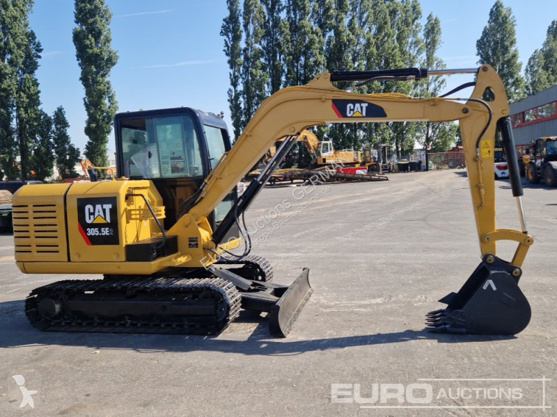 جرافة Caterpillar 305.5 E2