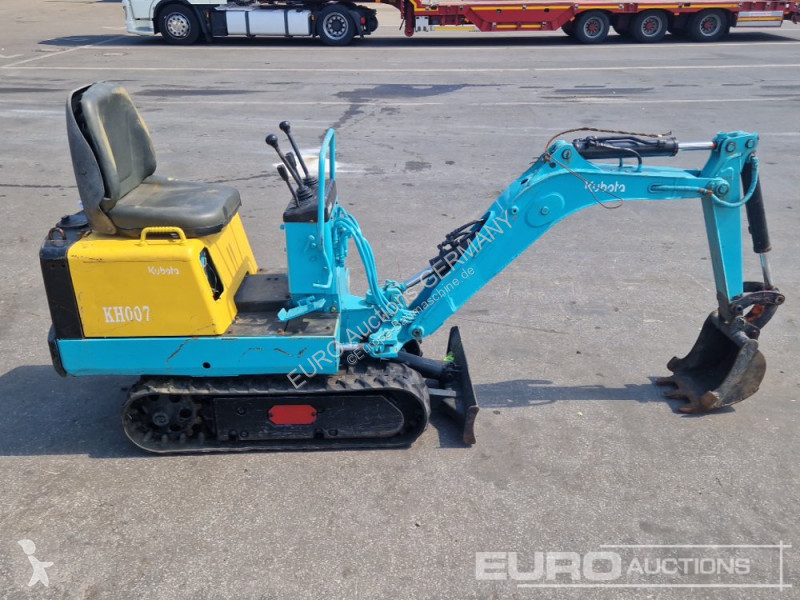 جرافة Kubota KH007