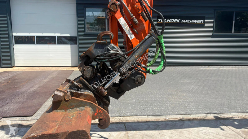 Rýpadlo Hitachi