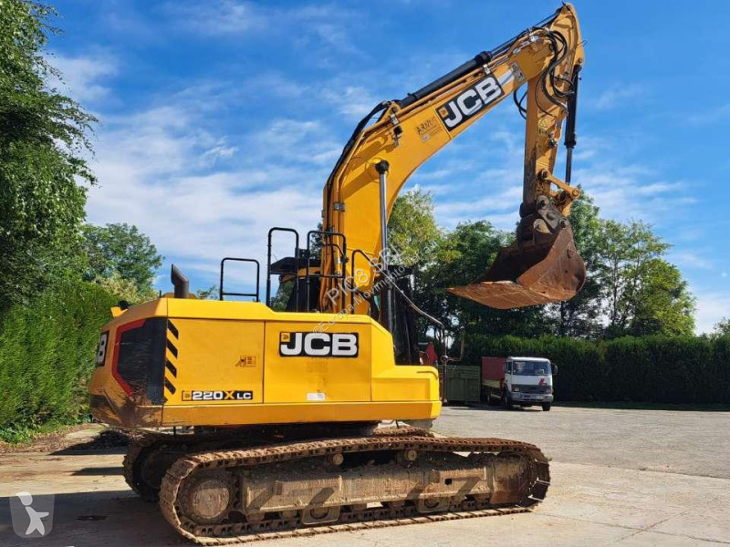 جرافة JCB 220XLC