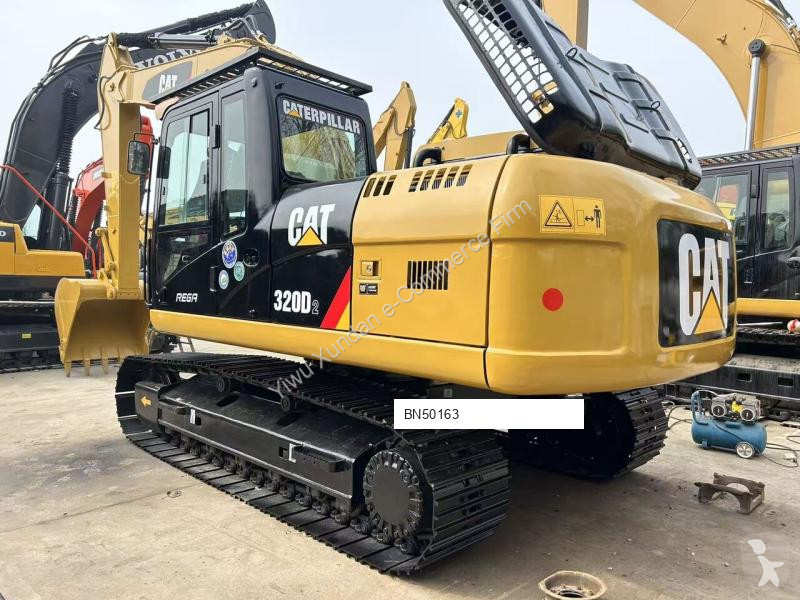 جرافة Caterpillar 2