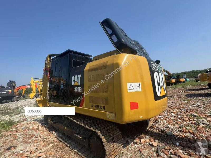 Lopatový nakládač Caterpillar