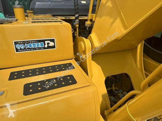 جرافة Komatsu 0-8