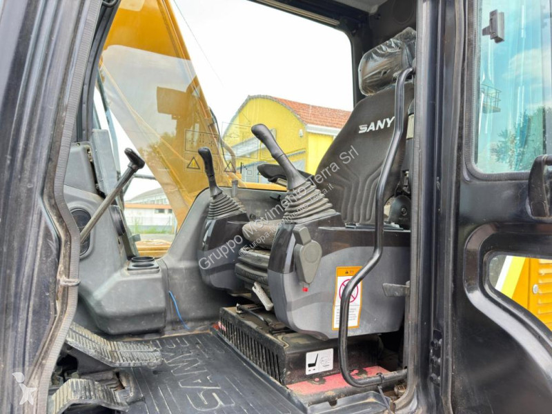 جرافة Sany SY135