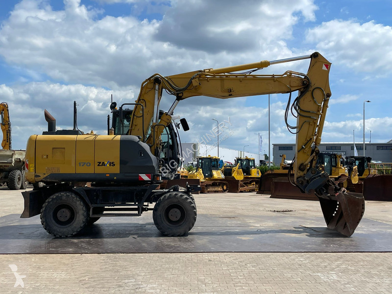 Lopatový nakládač Hitachi 5B
