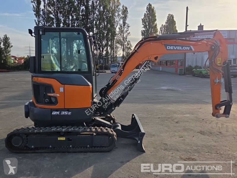 Excavadora Develon DX35Z-7