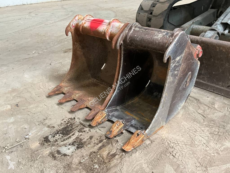 جرافة Volvo ECR D