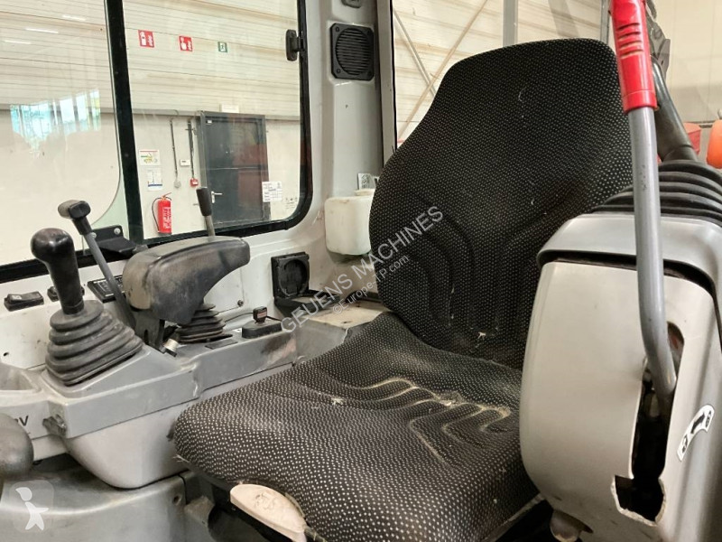 Rýpadlo Takeuchi TB 216