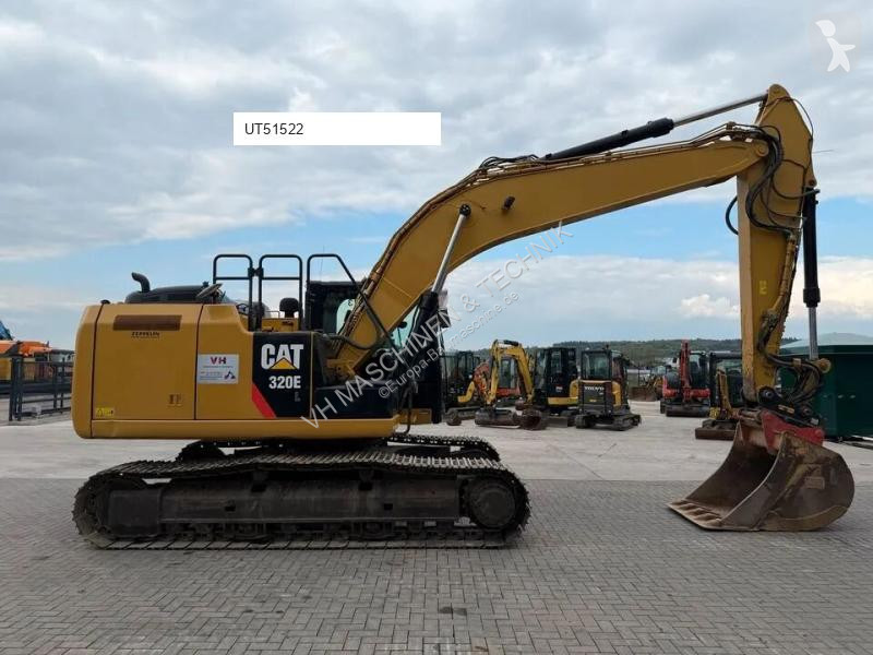 Lopatový nakládač Caterpillar