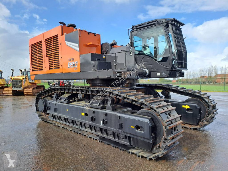 جرافة Hitachi ZX890LCR-7
