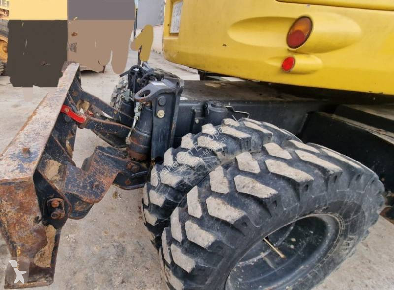 جرافة Komatsu PW 118 MR-11