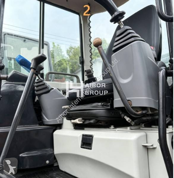 Lopatový nakládač Yanmar