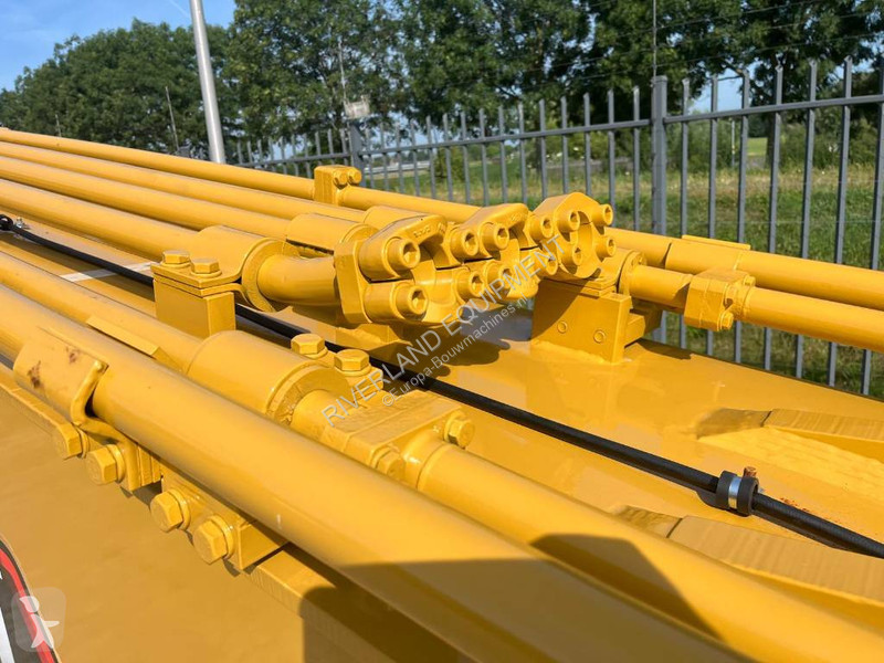 جرافة Caterpillar 390 395 Long Reach Boom and...