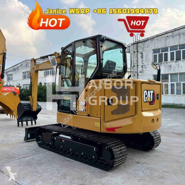 Lopatový nakládač Caterpillar