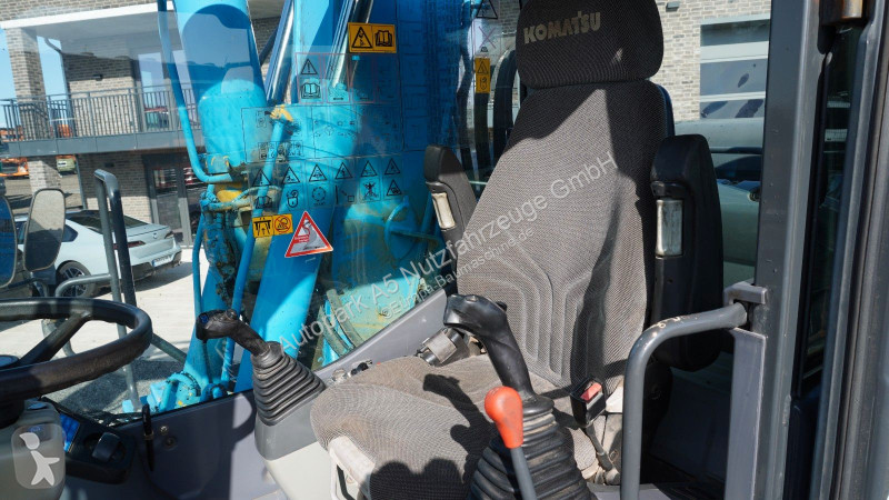جرافة Komatsu Mobilbagger Verstellausleger HS21