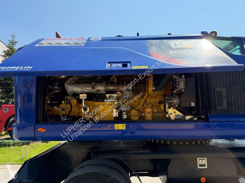 Lopatový nakládač Caterpillar MH3022