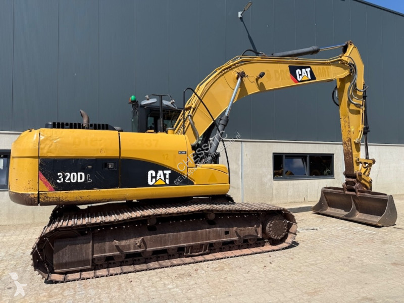 Escavatore Caterpillar L