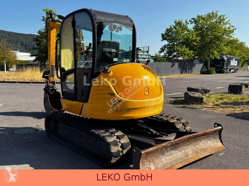 Lopatový nakládač JCB RTS