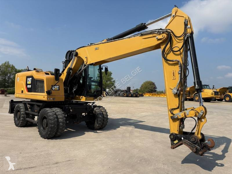 جرافة Caterpillar M318F
