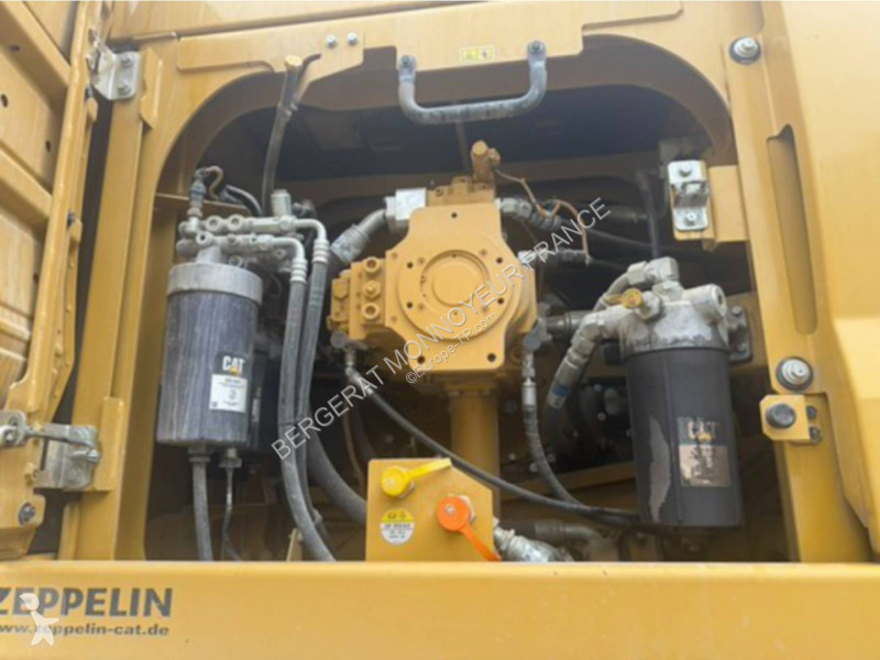 Rýpadlo Caterpillar 352