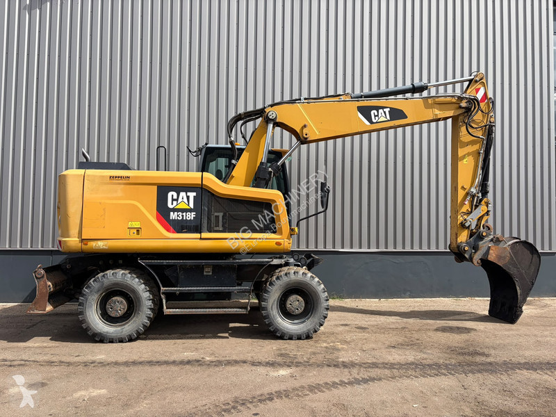 جرافة Caterpillar F