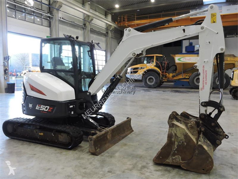 جرافة Bobcat 3 Buckets