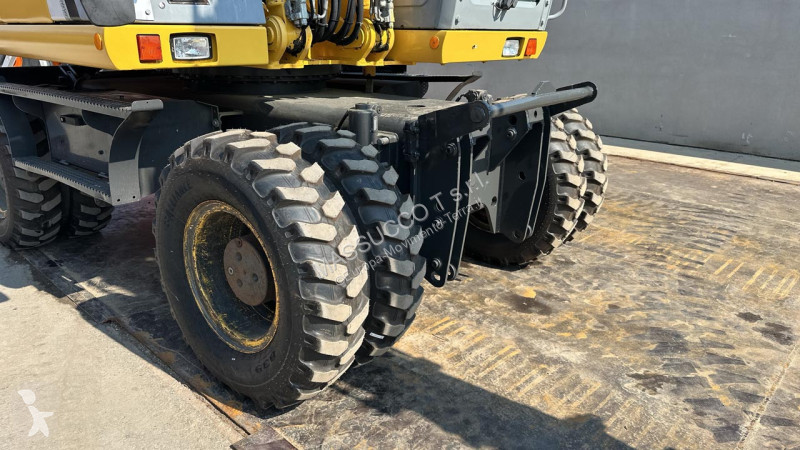 جرافة New Holland WE170C
