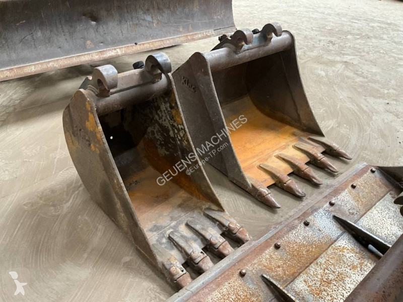 جرافة Neuson EZ 80