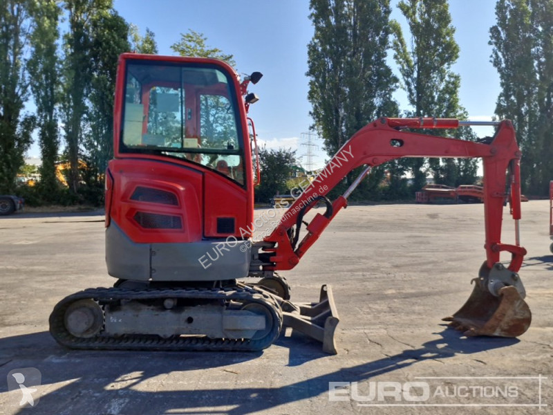 جرافة Volvo ECR25D