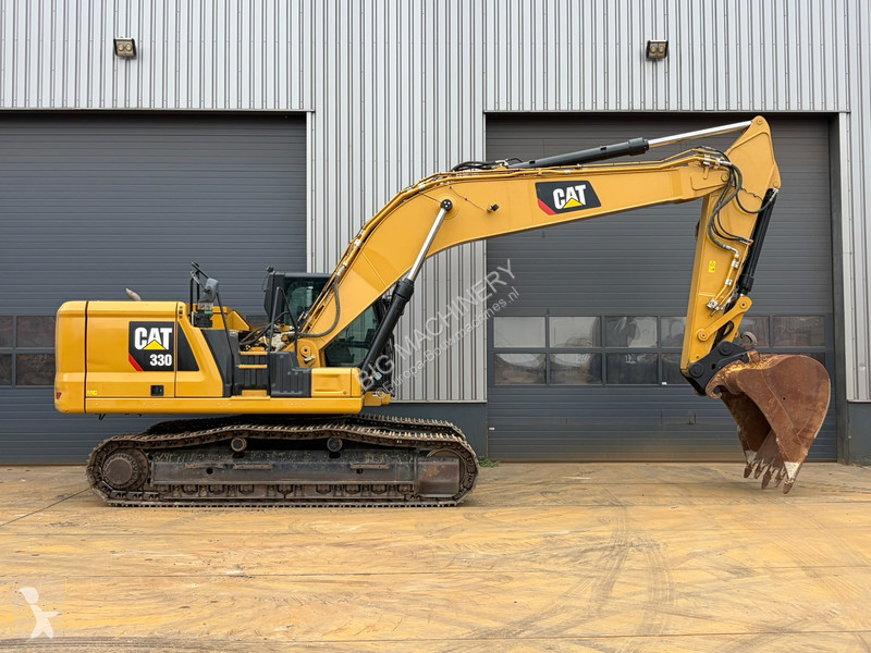 Lopatový nakládač Caterpillar 07A