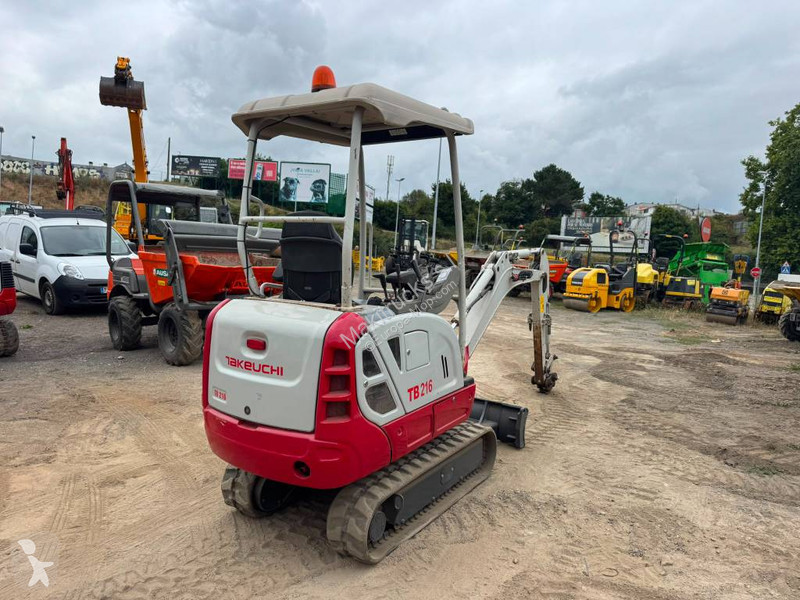 جرافة Takeuchi TB 216