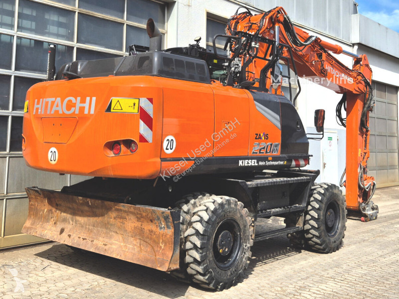 جرافة Hitachi ZX220W-7