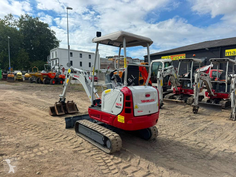 Lopatový nakládač Takeuchi TB 216