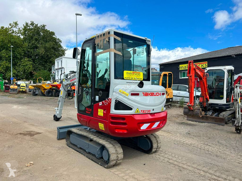 Lopatový nakládač Takeuchi 230